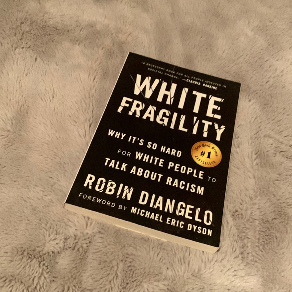 WHITE FRAGILITY paper back book